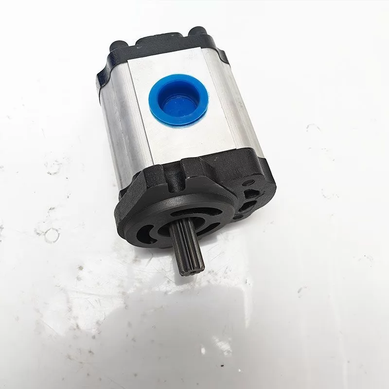 CBT F4 hydraulic gear pump flange and spline configuration example