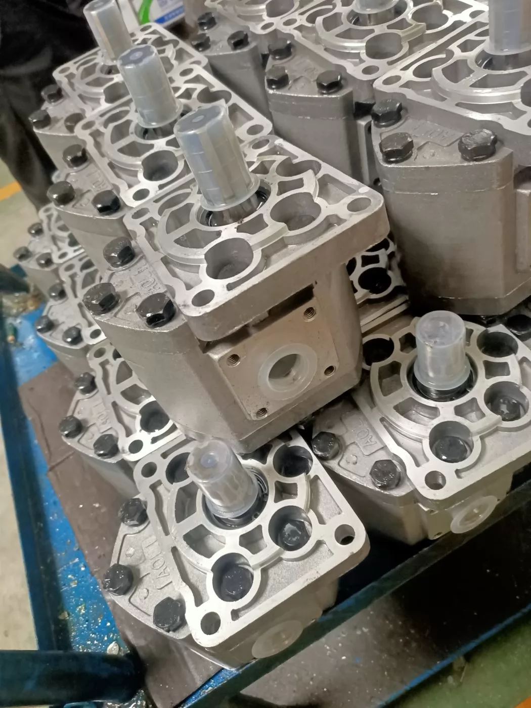 CBT-5 gear pump factory assembly close-up