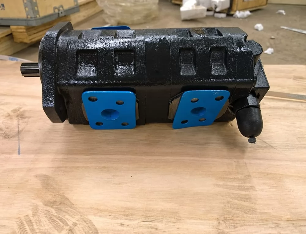 9D651-31A010000A0 CBGJ1032/1010-XF Lovol FL936F tandem transmission pump side reference view