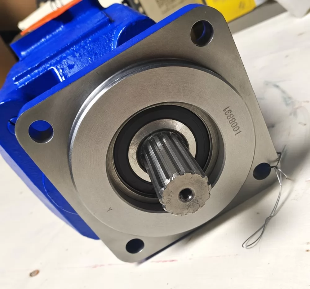 4120008858 tandem gear pump splined shaft and mounting flange