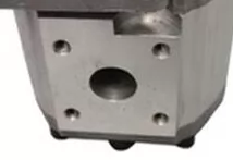 803004032 803092152 gear pump side port face and body - direct crop of own original photograph