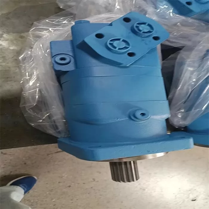 B6K standard-family hydraulic motor, angled housing, shaft and staggered ports view